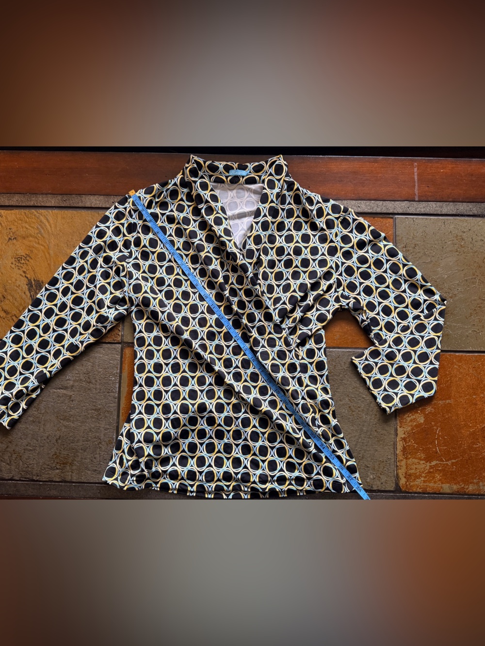 J mclaughlin large wrap shirt nylon lightweight luxury black art 2 wear fun